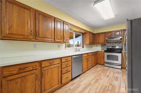 Kitchen - 370 E Mason Lake Dr E, Grapeview, WA 98546 photo 2 of 5