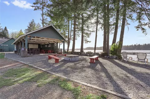 Exterior - 370 E Mason Lake Dr E, Grapeview, WA 98546 photo 6 of 6
