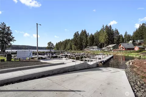 Exterior - 370 E Mason Lake Dr E, Grapeview, WA 98546 photo 5 of 6