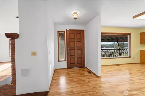 Entry Way - 370 E Mason Lake Dr E, Grapeview, WA 98546 photo 2 of 2