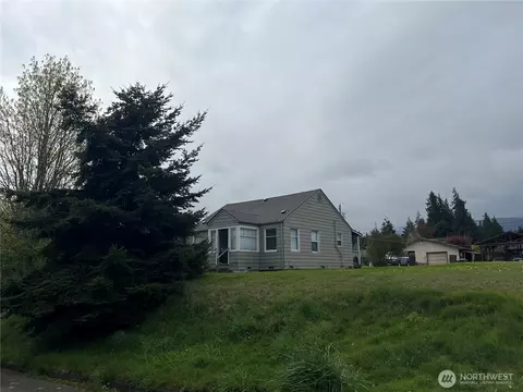 1312 Columbia St, Port Angeles, WA 98362