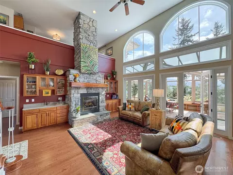 Living - 1402 Doe Run Rd, Sequim, WA 98382 photo 2 of 4