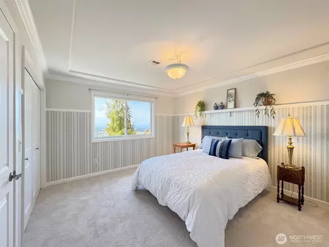 Bedroom - 1402 Doe Run Rd, Sequim, WA 98382 photo 5 of 6