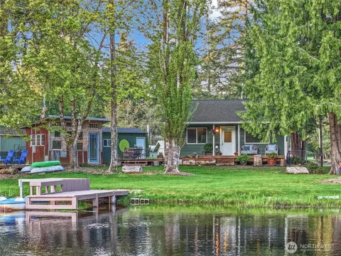 21 E Lakeshore Pl, Shelton, WA 98584