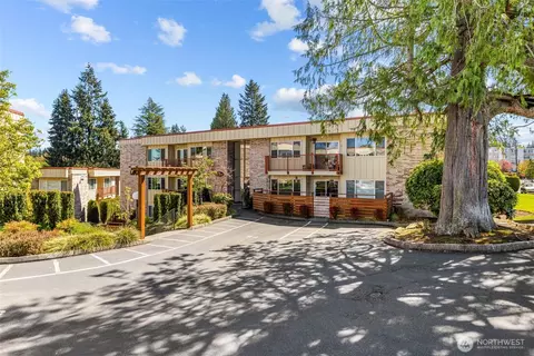 425 45th St SW #307, Everett, WA 98203