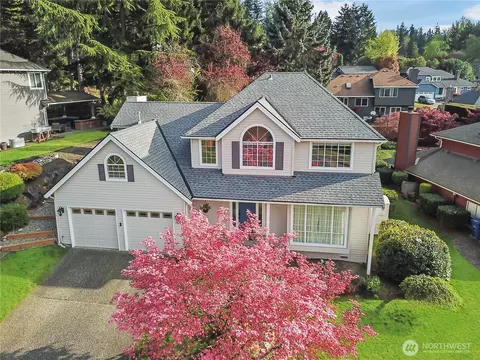 7001 NE 164th St, Kenmore, WA 98028