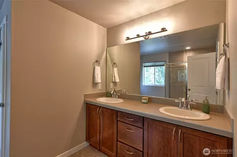 Bath - 726 10th St, Sultan, WA 98294 photo 2 of 5