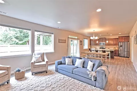 Living - 726 10th St, Sultan, WA 98294 photo 1 of 3
