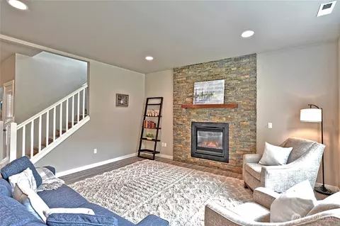 Living - 726 10th St, Sultan, WA 98294 photo 2 of 3