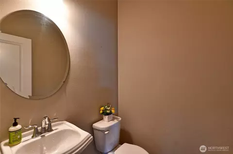 Bath - 726 10th St, Sultan, WA 98294 photo 1 of 5