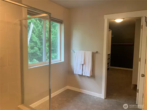 Bath - 726 10th St, Sultan, WA 98294 photo 4 of 5
