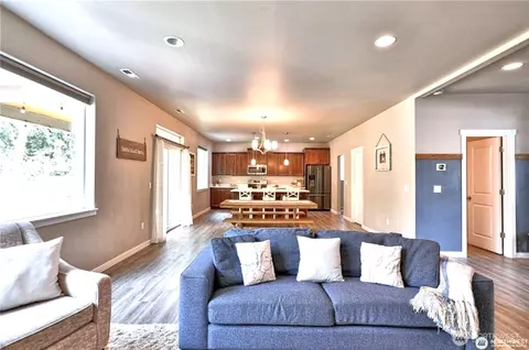 Living - 726 10th St, Sultan, WA 98294 photo 3 of 3