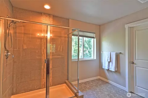 Bath - 726 10th St, Sultan, WA 98294 photo 3 of 5