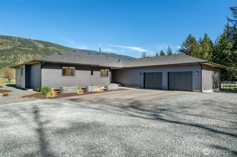 23850 Terrell Ln #A & B, Sedro Woolley, WA 98284