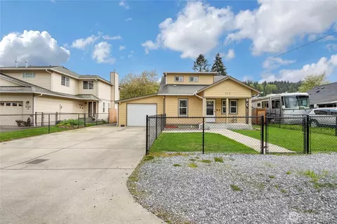 Exterior - 210 Ammons Ln SE, Orting, WA 98360 photo 2 of 5
