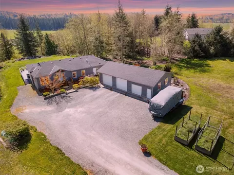 5826 Jennifer Ln, Burlington, WA 98233