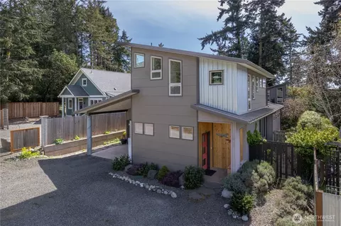 1648 Cherry St, Port Townsend, WA 98368