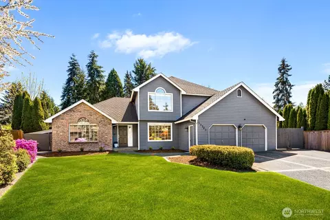 13723 SE 17th St, Bellevue, WA 98005