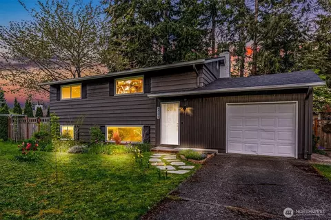 10927 102nd Ave SW, Lakewood, WA 98498