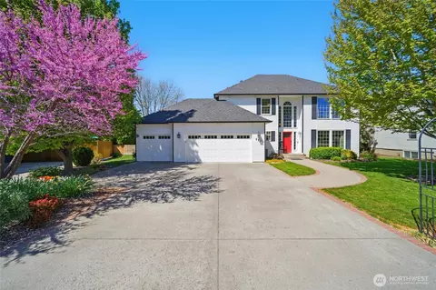 827 SE Sentry Dr, College Place, WA 99324