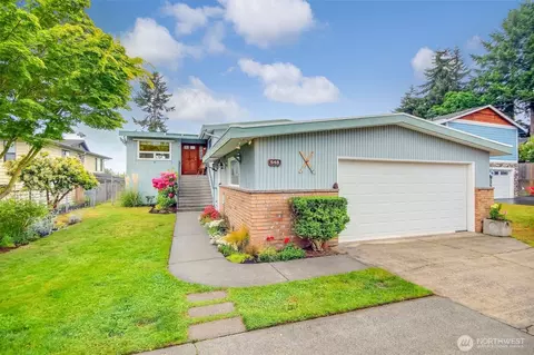 548 6th Ave S, Edmonds, WA 98020