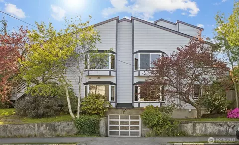 4811 Phinney Ave N #202, Seattle, WA 98103