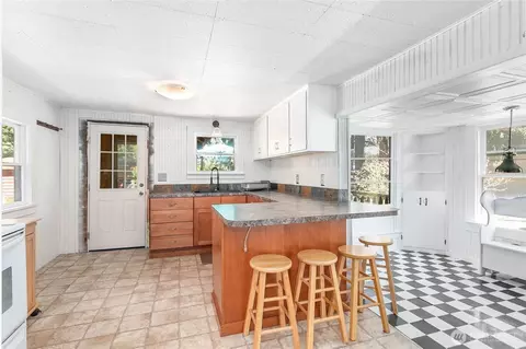 Kitchen - 1844 E Pole Rd, Everson, WA 98247 photo 4 of 5