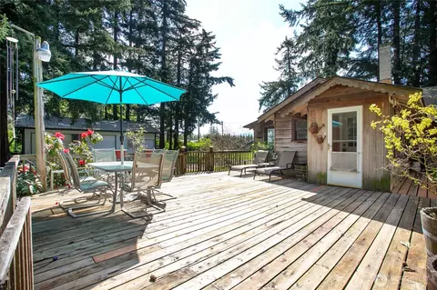 Exterior - 1844 E Pole Rd, Everson, WA 98247 photo 2 of 16