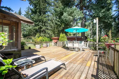 Exterior - 1844 E Pole Rd, Everson, WA 98247 photo 5 of 16