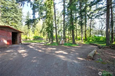 Exterior - 1844 E Pole Rd, Everson, WA 98247 photo 8 of 16