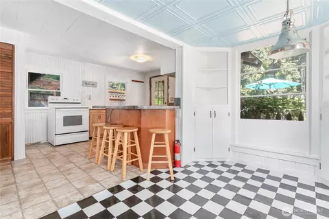 Kitchen - 1844 E Pole Rd, Everson, WA 98247 photo 5 of 5