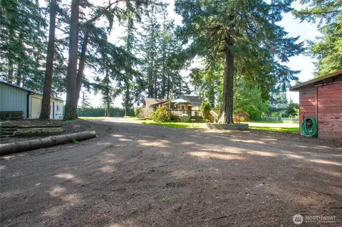 Exterior - 1844 E Pole Rd, Everson, WA 98247 photo 7 of 16