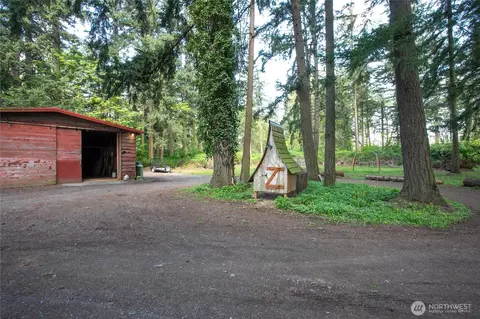 Exterior - 1844 E Pole Rd, Everson, WA 98247 photo 10 of 16