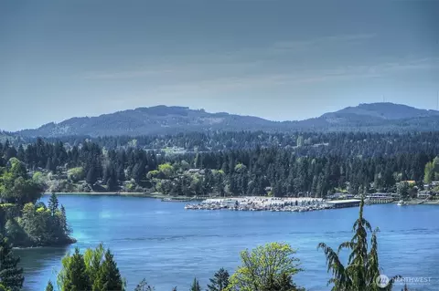3142 Sahali Dr NE, Bremerton, WA 98310