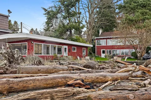 7043 Beach Dr SW, Seattle, WA 98136