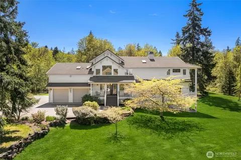 10117 NE Kitsap St, Bainbridge Island, WA 98110