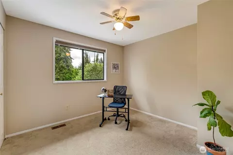 Bedroom - 10831 40th Ave SE, Everett, WA 98208 photo 3 of 4