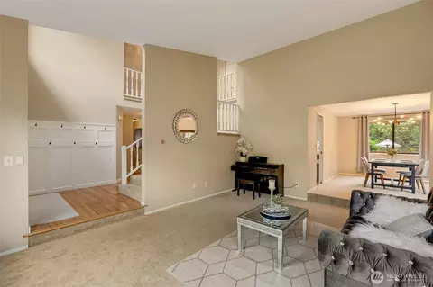 Living - 10831 40th Ave SE, Everett, WA 98208 photo 1 of 5