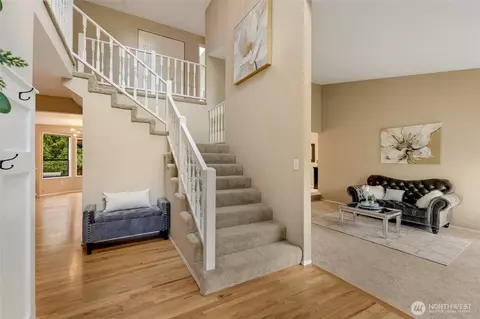 Entry Way - 10831 40th Ave SE, Everett, WA 98208 photo 2 of 3