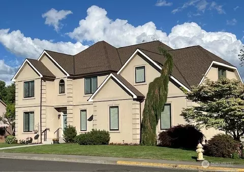 958 SE Sentry Dr, College Place, WA 99324