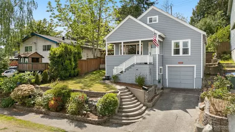 3251 48th Ave SW, Seattle, WA 98116