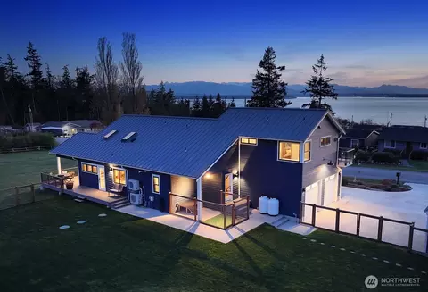 2015 Pinecrest Ave, Coupeville, WA 98239