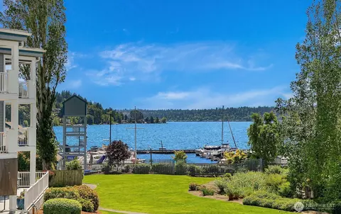 6125 NE 175th St #M-202, Kenmore, WA 98028
