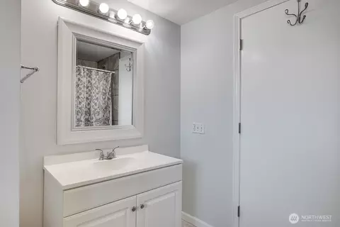 Bath - 312 Powell St, Monroe, WA 98272 photo 3 of 3