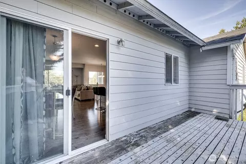 Exterior - 312 Powell St, Monroe, WA 98272 photo 4 of 6