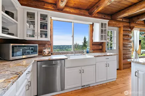 Kitchen - 15306 233rd Ave E, Orting, WA 98360 photo 2 of 5
