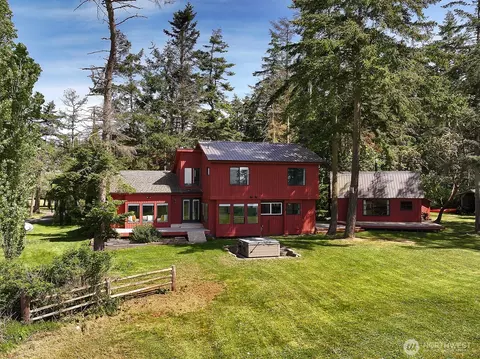 1261 Arnold Rd, Oak Harbor, WA 98277