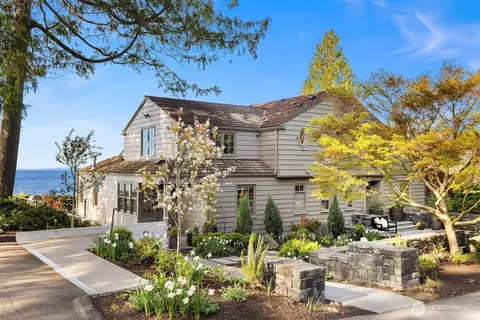 4594 W Cramer St, Seattle, WA 98199