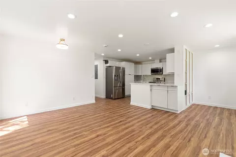 Living - 1612 201st Pl SE #8A, Bothell, WA 98012 photo 2 of 4