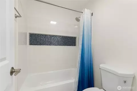 Bath - 1612 201st Pl SE #8A, Bothell, WA 98012 photo 7 of 7